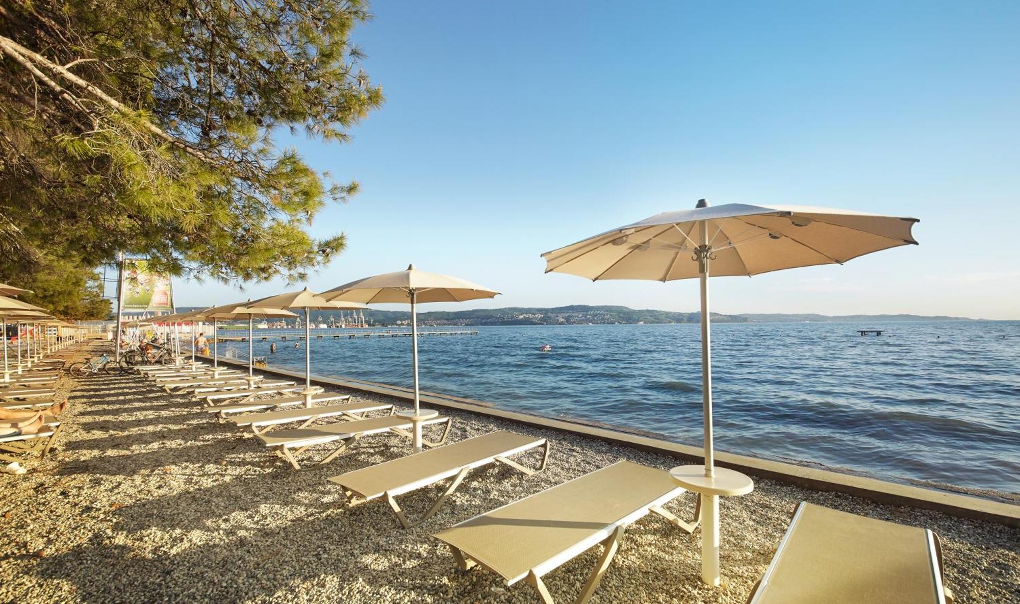 Villas With Balcony Or Terrace - Hotel & Resort Adria Ankaran Exterior foto