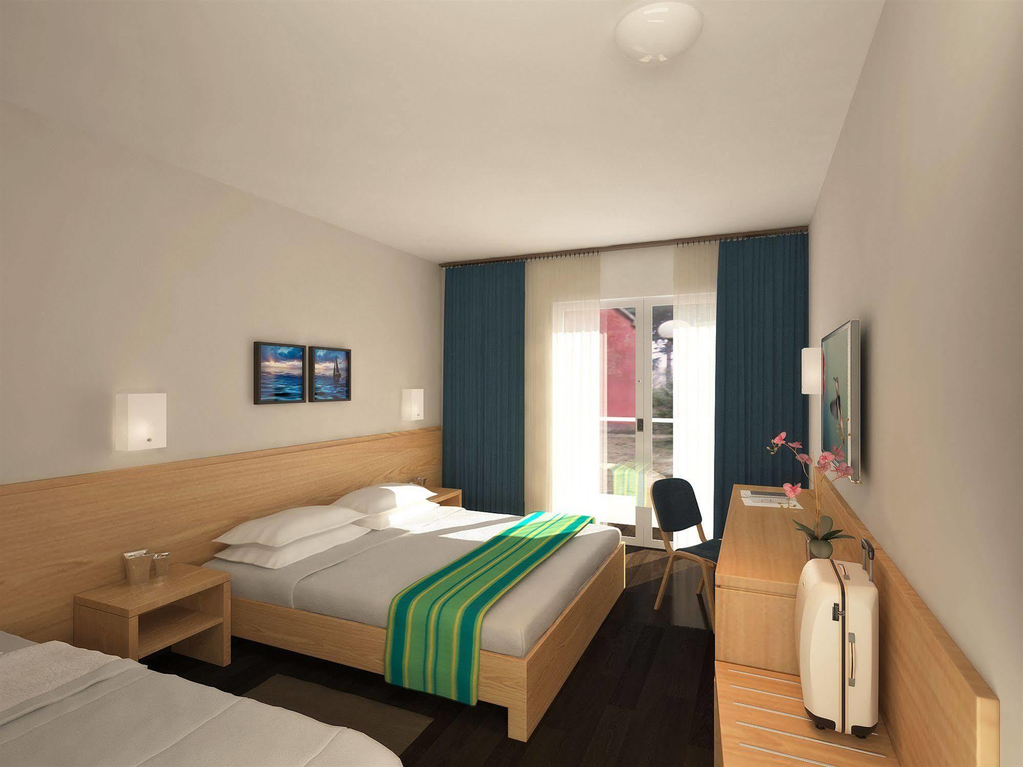Villas With Balcony Or Terrace - Hotel & Resort Adria Ankaran Exterior foto